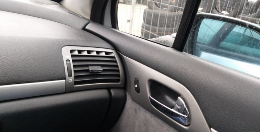 Peugeot 407 серого цвета зображення 6