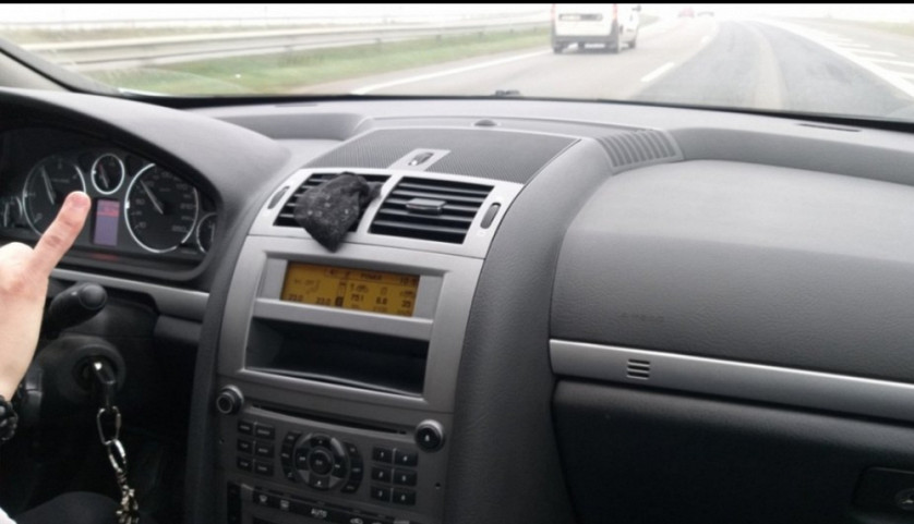 Peugeot 407 серого цвета зображення 5