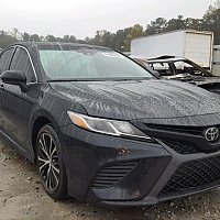 Toyota Camry Le 2018 год